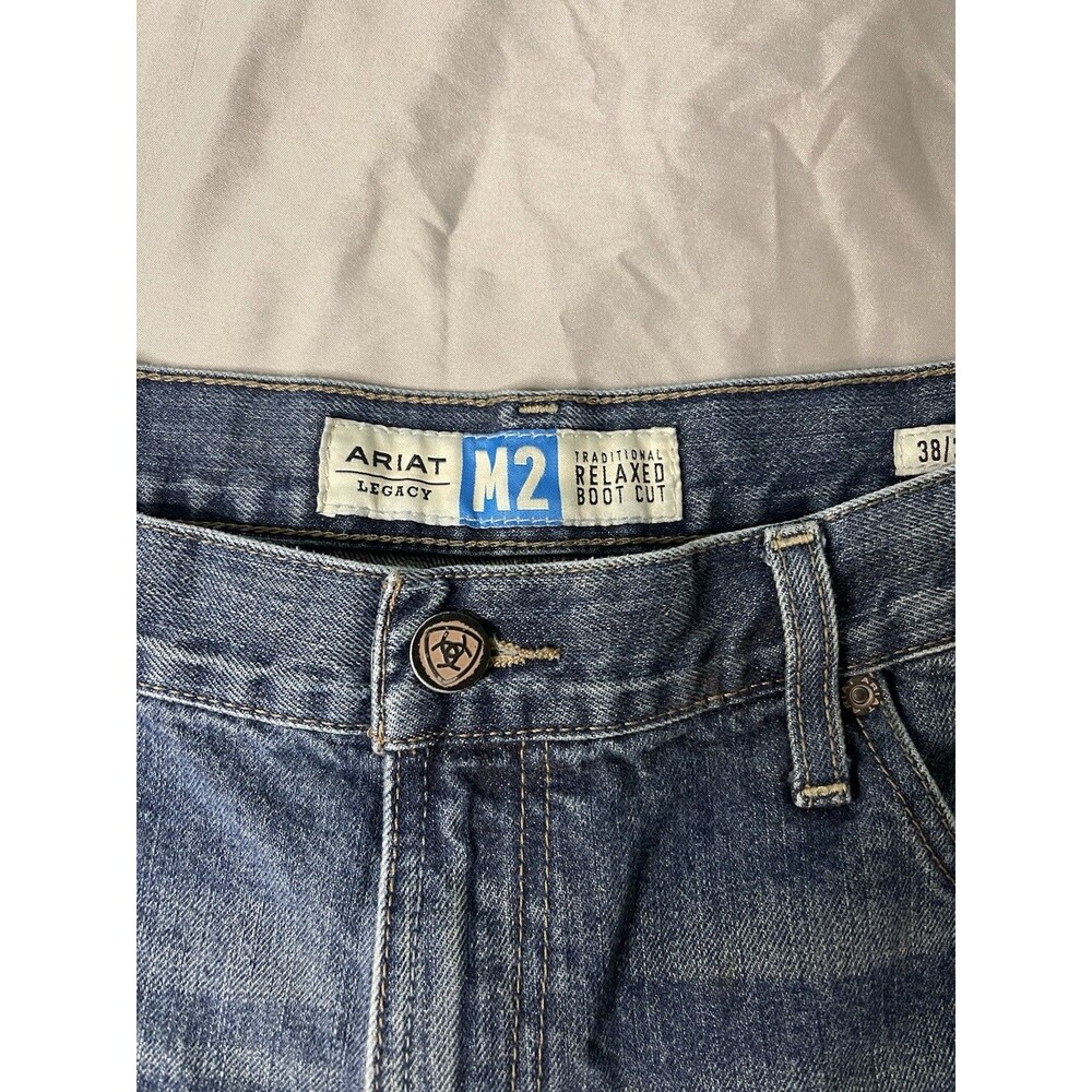 Ariat M2 Legacy Relaxed Boot Cut Jeans Mens 38x34 Medium Wash Denim Whiskered - Picture 3 of 8
